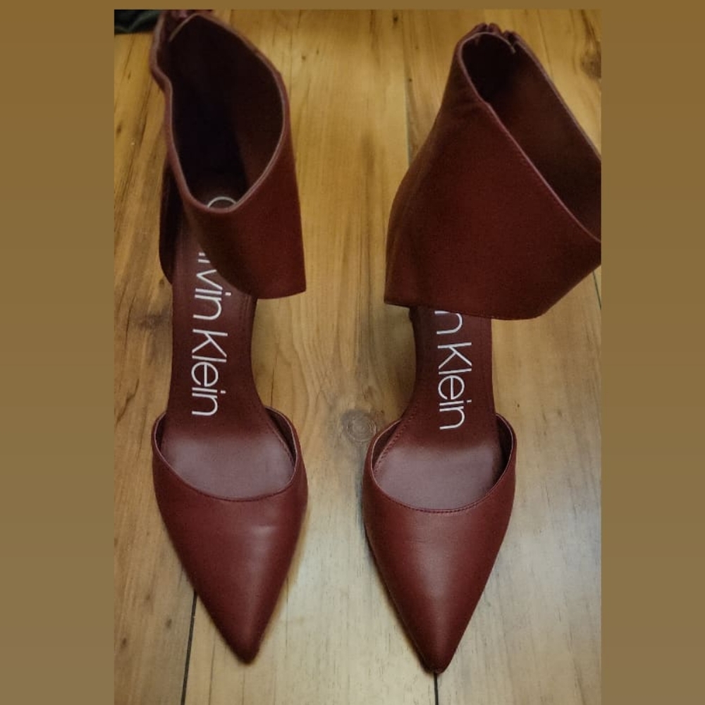 high heels / shoes